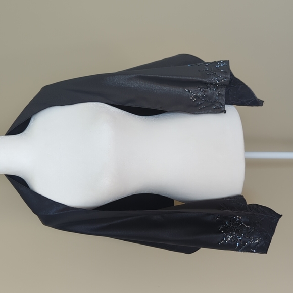 Ladies Strapless Ombre beaded gown size 6 - Picture 9 of 12